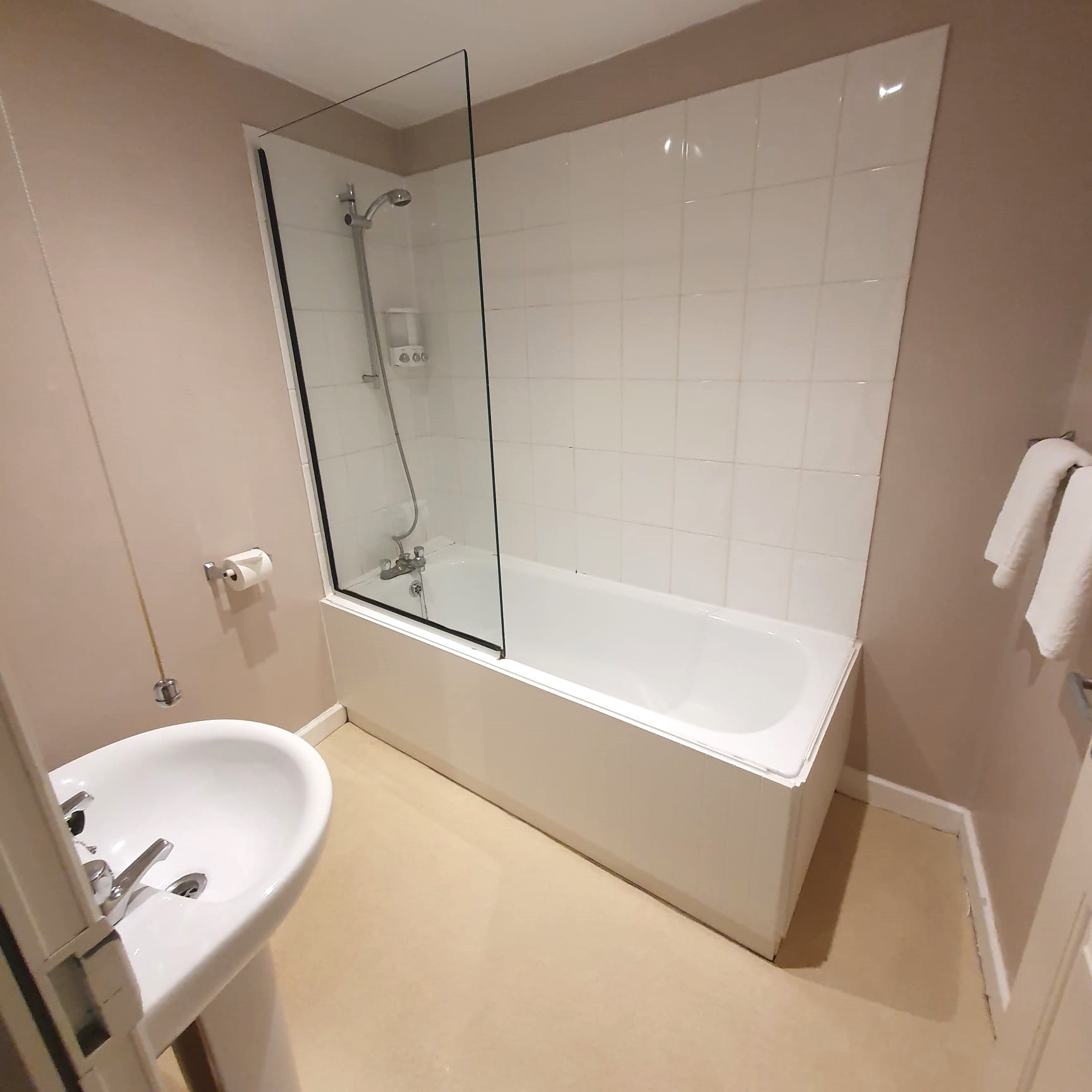 Modern Bathroom Modern Bathroom