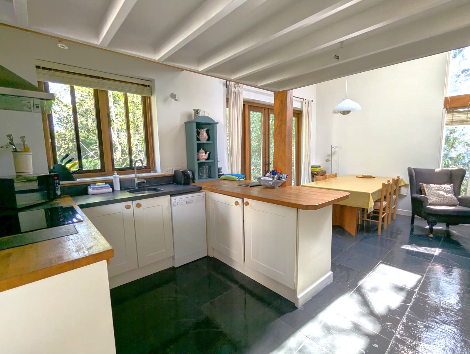 Studio Kitchen & Dining Area Studio Kitchen & Dining Area