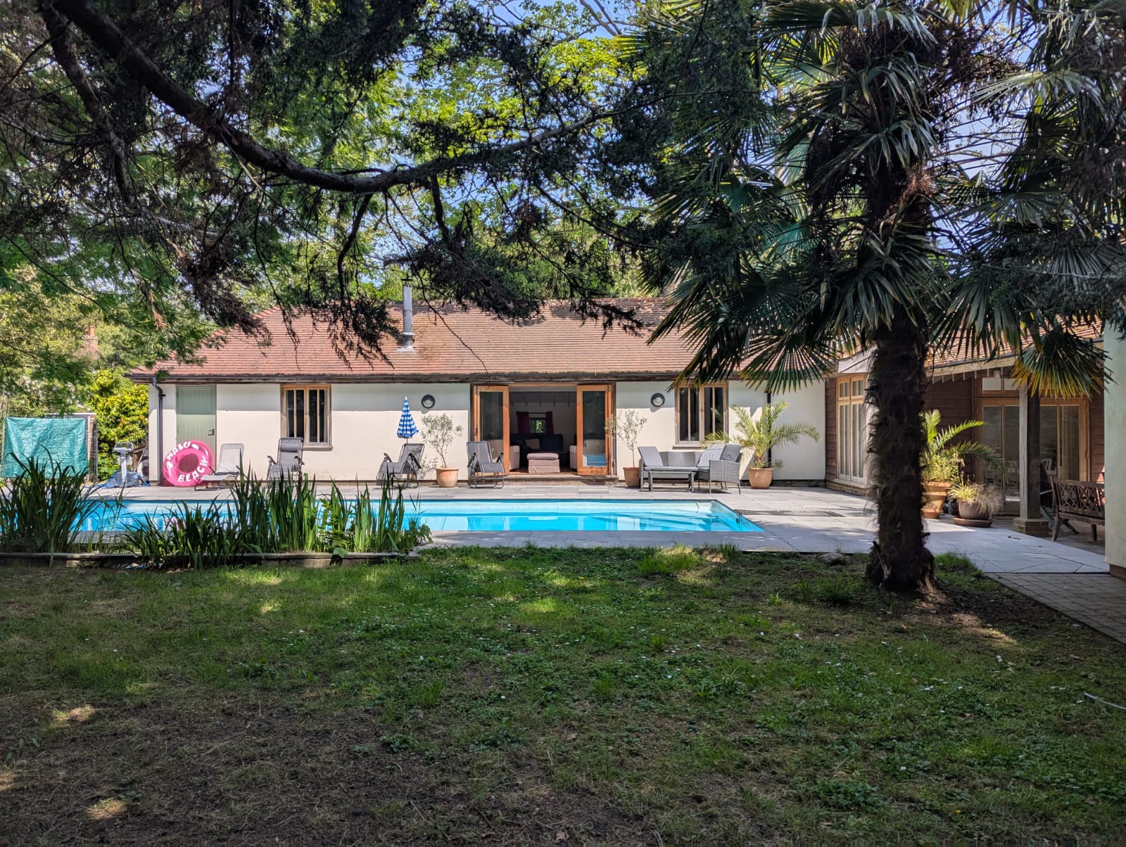 Gardens & Pool Gardens & Pool
